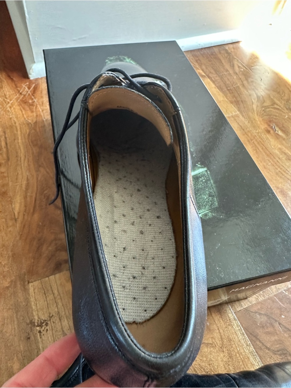 Magnanni Black Leather Cap-Toe Oxford Dress Shoes - Picture 7 of 7